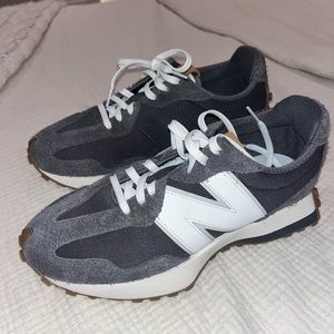 New Balance 327